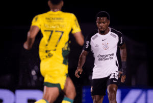 Com falhas consecutivas no sistema de marcação, o Corinthians já soma 14 gols sofridos nas primeiras 8 rodadas do Campeonato Brasileiro.