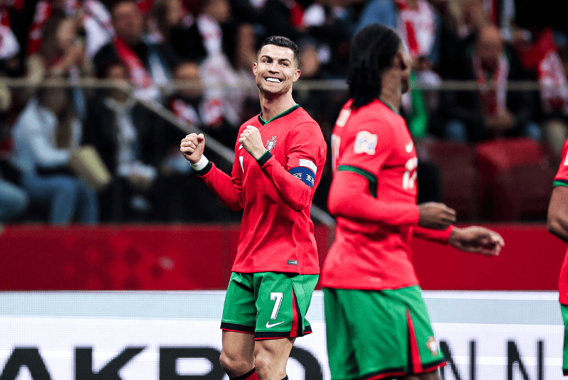 De acordo com o jornal Marca, da Espanha, Cristiano Ronaldo pode ser contratado por um clube brasileiro...