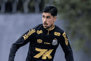 A crise no Santos vai muito além do que acontece dentro de campo. Nos bastidores, a situação financeira do clube é alarmante...