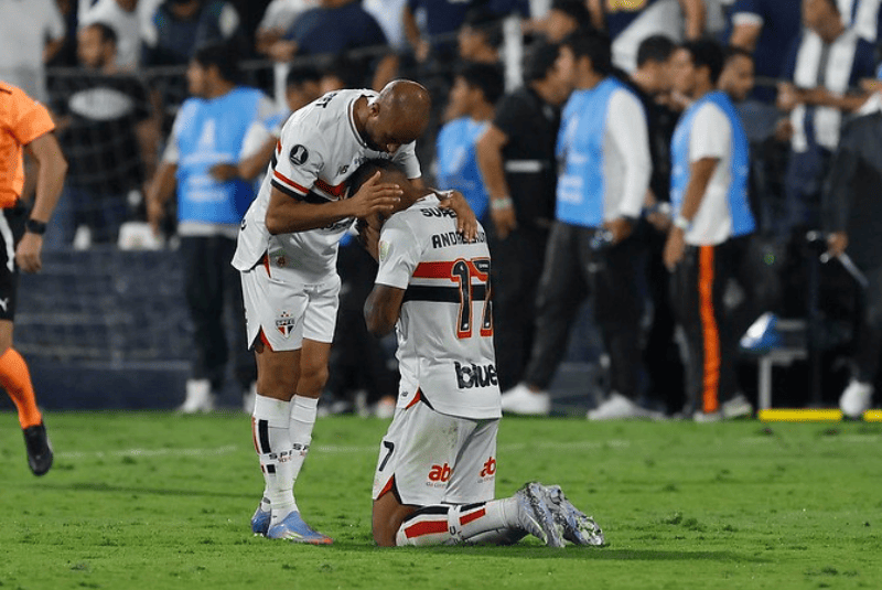 Quatro das seis rodadas da fase de grupos já ficaram para trás, e a situação dos clubes que representam o Brasil na Libertadores varia...
