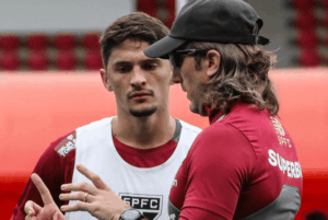 É noite de Libertadores para o São Paulo, que pode confirmar a classificação na liderança do seu grupo com uma rodada de antecedência.