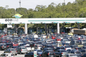 Os motoristas que utilizam o Sistema Anchieta-Imigrantes vão pagar mais caro a partir da próxima terça-feira (1º). O pedágio da descida da