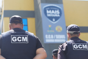 A Guarda Civil Municipal de São Vicente (GCM-SV) prendeu um homem por agressão a um idoso no bairro Beira-Mar, nesta terça-feira (24).