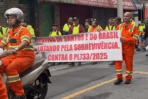 Estivadores de Santos, no litoral de São Paulo, realizaram uma série de protestos na noite de quinta (5) e na manhã de sexta-feira (6), contra