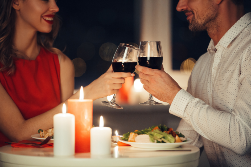 Com a chegada do Dia dos Namorados, casais de Santos ganham uma variedade de opções para celebrar o amor em grande estilo. Restaurantes e bar