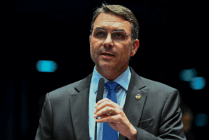 A entrevista do senador Flávio Bolsonaro (PL-RJ) à Folha de S.Paulo foi destaque no programa ISFM NEWS desta segunda-feira (16).