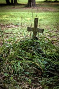 grave, old cemetery, tombstone, cross, abandoned, funeral, bereavement, gloomy, cemetery, atmosphere, quiet, statue, stone