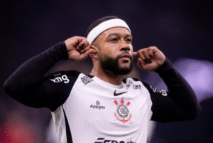 Memphis Depay publicou um story com um mapa focando o Brasil e malas ao redor, sugerindo retorno ao país. O gesto veio após o jogador...