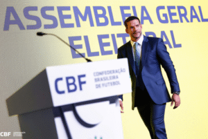 A CBF tem estudos avançados para implementar o impedimento semiautomático na Série A do Brasileirão a partir de 2026. A ideia é modernizar...