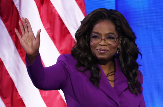 Oprah Winfrey foi alvo de críticas nas redes sociais após ser acusada de manter fechada uma estrada em sua propriedade na ilha de Mauí, no