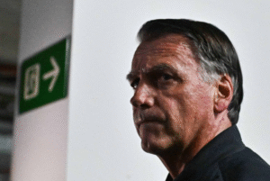 O ex-presidente Jair Bolsonaro (PL) foi à sede do Partido Liberal, em Brasília, nesta quarta-feira (23), enquanto aguarda decisão...