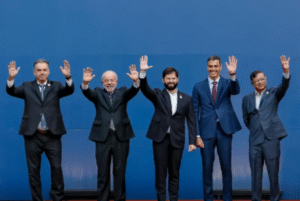 O presidente Luiz Inácio Lula da Silva afirmou, nesta segunda-feira (21), que a defesa da democracia não é função apenas dos governos