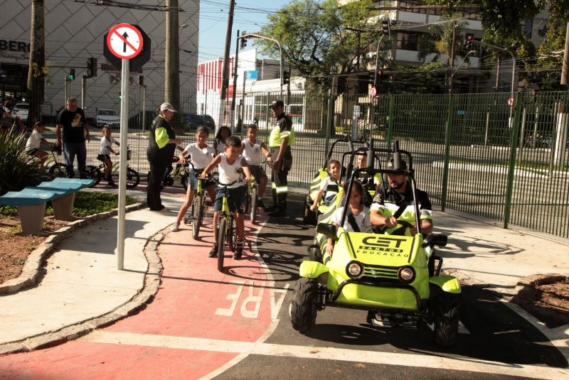 As férias escolares de julho chegaram com uma opção divertida e educativa para as crianças em Santos. A partir desta segunda-feira (7) até o