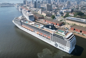 Dois navios de cruzeiro serão usados como hotéis temporários para a 30ª Conferência do Clima da ONU. As duas embarcações têm aproximadamente