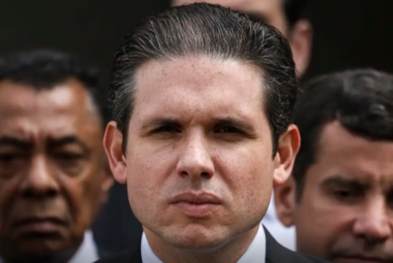 O presidente da Câmara, Hugo Motta, proibiu a realização de quaisquer reuniões de comissões da Casa desta terça-feira (22) até o dia 1º de