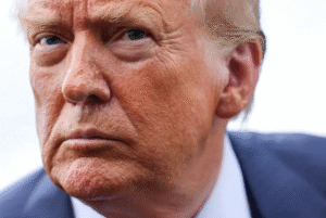 A Casa Branca informou, nesta quinta-feira (17), que o presidente dos Estados Unidos, Donald Trump, foi diagnosticado com insuficiência