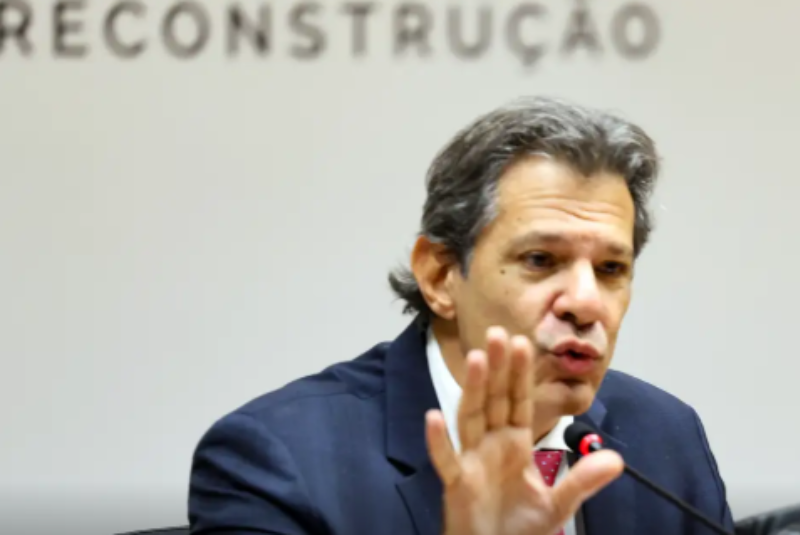 O Brasil não vai sair da mesa de negociação com os Estados Unidos, admitiu hoje (21) o ministro da Fazenda, Fernando Haddad.