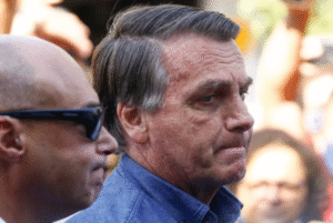 A Polícia Federal identificou indícios de que o ex-presidente Jair Bolsonaro incentivou as tarifas aplicadas pelo governo dos Estados Unidos