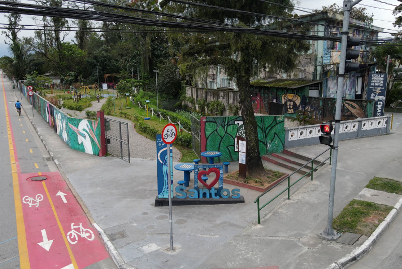 Moradores da Zona Noroeste de Santos, no litoral de São Paulo, passaram a contar com mais 400 metros de ciclofaixa, ampliando as opções...