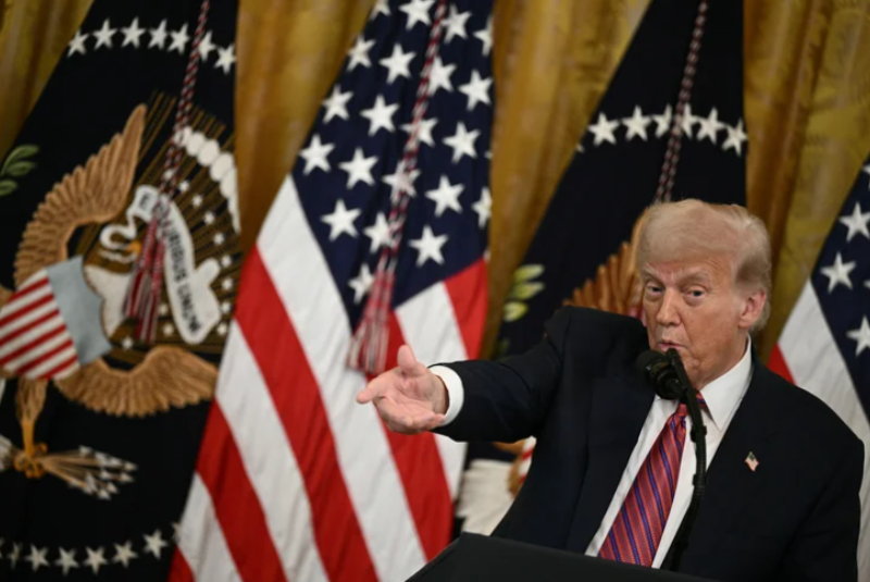 O governo dos Estados Unidos anunciou na noite de terça-feira (30) a imposição de novas tarifas sobre produtos importados do Brasil, como