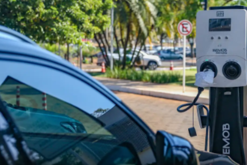 As montadoras de carros sediadas no Brasil apoiaram a decisão do governo que reduziu o prazo para estabelecer em 35% a alíquota de importação