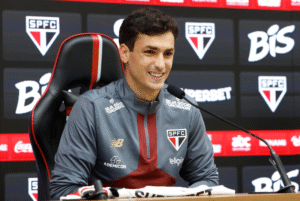 O São Paulo goleou o time sub-20 por 6 a 0 em jogo-treino realizado no CT da Barra Funda, na última sexta-feira. O atacante Dinenno...