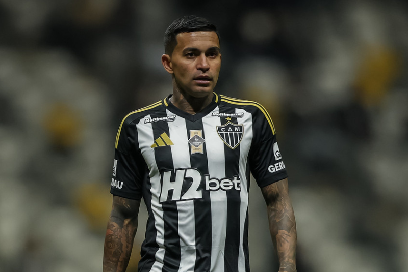 O Superior Tribunal de Justiça Desportiva condenou o atacante Dudu, do Atlético-MG, a seis jogos de suspensão e multa de R$ 90 mil...