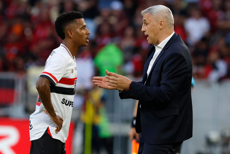 Com apenas 12 pontos em 13 rodadas, o São Paulo vive um de seus piores inícios de Brasileirão na era dos pontos corridos.