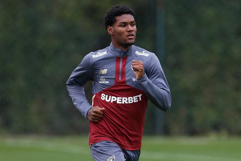 Lucas Ferreira ainda não foi utilizado por Hernán Crespo desde a troca no comando técnico. Segundo o treinador, o atacante...