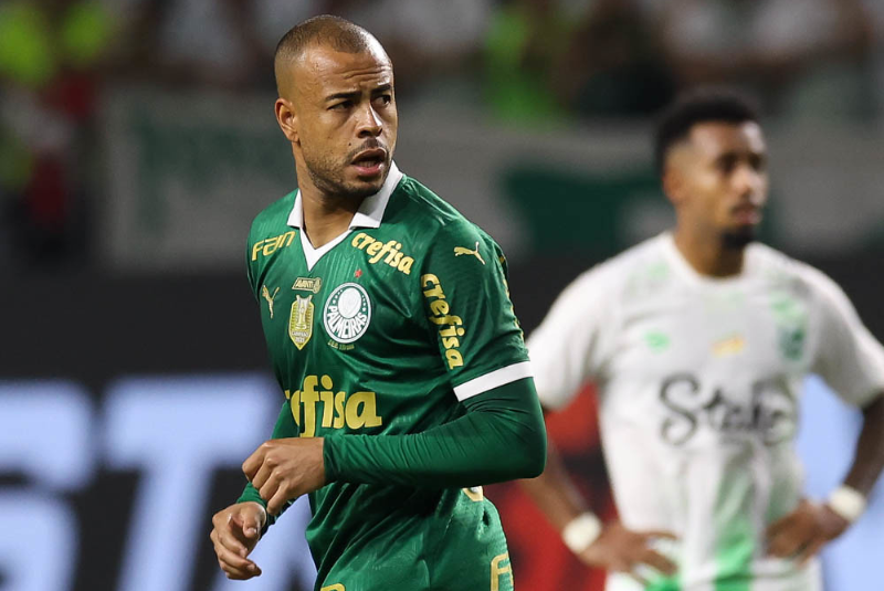 O lateral-direito Mayke se despediu do Palmeiras no último sábado (26), após não ser relacionado para o jogo contra o Grêmio.