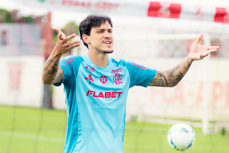 Pedro convocou o elenco do Flamengo para uma reunião a portas fechadas nesta segunda-feira (14), no Ninho do Urubu.