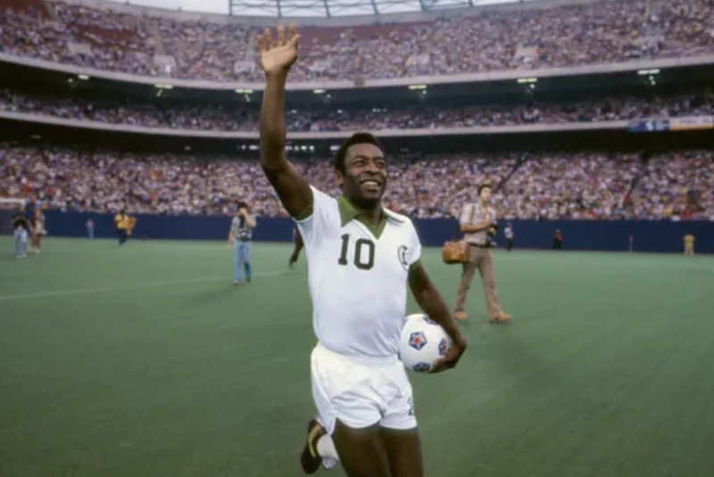 O lendário Cosmos, clube onde Pelé encerrou sua carreira, está de volta ao futebol profissional. A equipe jogará a USL League One...