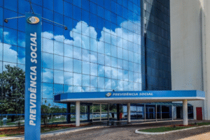 O Instituto Nacional do Seguro Social (INSS) começa nesta quinta-feira (24) a pagar o reembolso a aposentados e pensionistas...