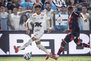 O Santos voltou aos treinos um dia após vencer o Flamengo. Os titulares fizeram um trabalho regenerativo na academia, enquanto os reservas...