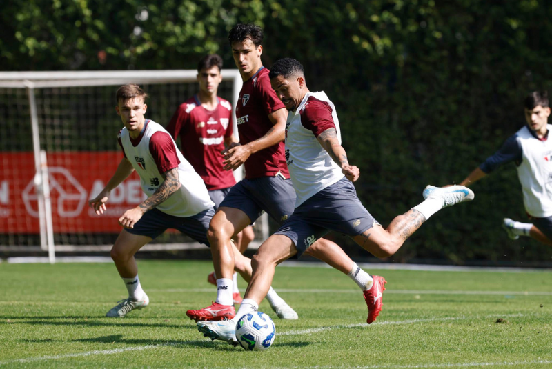 O São Paulo encerrou a preparação para o confronto contra o Red Bull Bragantino, marcado para esta quarta-feira (16), às 21h30...