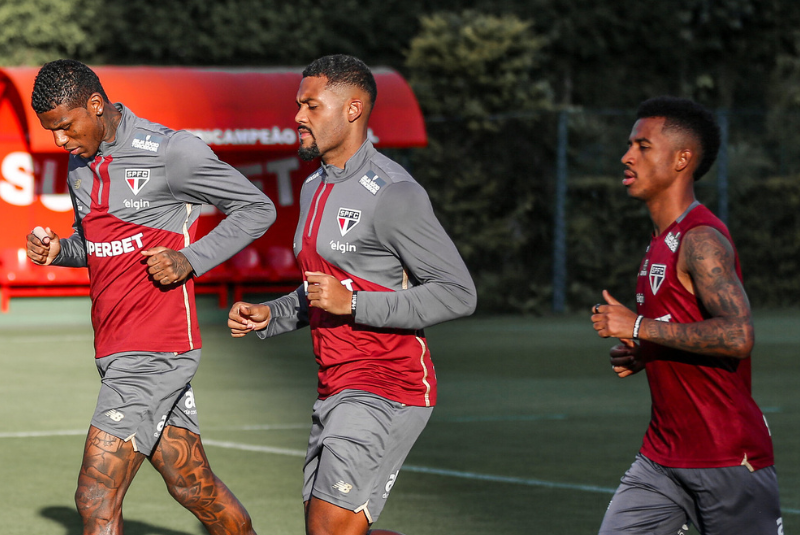 São Paulo e Athletico-PR se enfrentam nesta quinta-feira (31), às 19h30, no Morumbis, pelo jogo de ida das oitavas da Copa do Brasil.