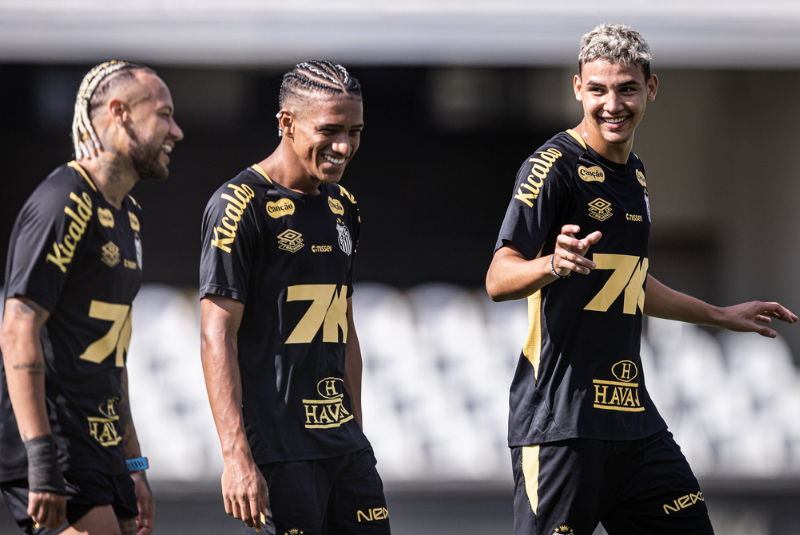 Com Neymar em campo, o Santos deu sequência à preparação para enfrentar o Flamengo nesta quarta-feira, às 20h, na Vila Belmiro...