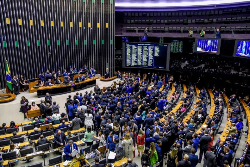 O programa ISFM News desta quarta-feira (20) abordou o caráter de urgência na votação do Projeto de Lei que visa combater a adultização...