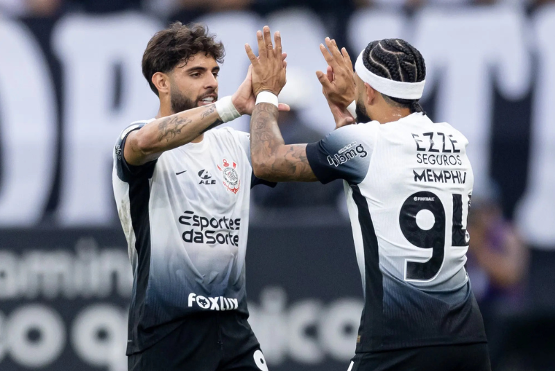 O Corinthians volta a enfrentar problemas no ataque. Dorival Júnior perdeu Memphis Depay, com lesão muscular na coxa, e Yuri Alberto...