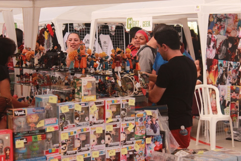 O Guarufestival transformou o campus da Unaerp em Guarujá neste domingo (17) em um verdadeiro ponto de encontro para fãs da cultura geek.