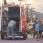 Duas irmãs, de três e 13 anos, morreram após serem atropeladas por um caminhão na tarde de sexta-feira (15), em Itanhaém, no litoral...