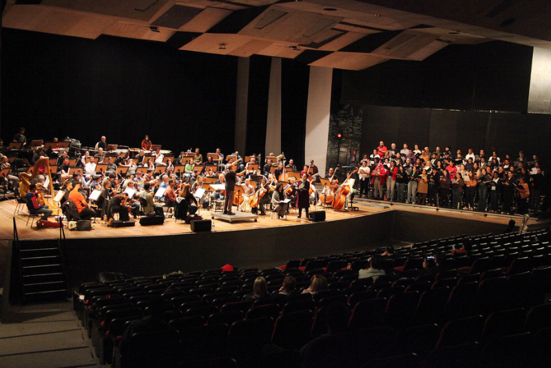 A Orquestra Sinfônica Municipal de Santos comemora três décadas de história com dois concertos especiais em homenagem...