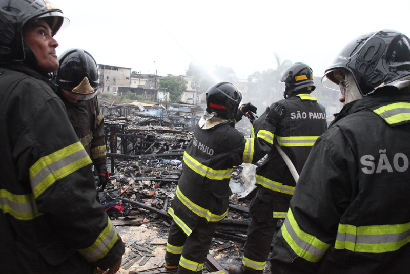 Após o incêndio que destruiu cerca de 100 moradias no Caminho São Manoel, no Dique da Vila Gilda, a Prefeitura de Santos iniciou...