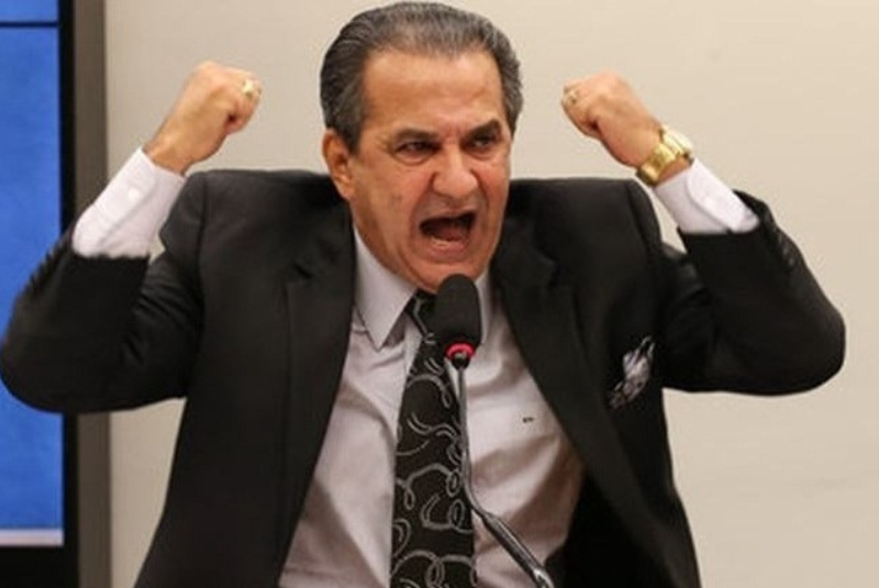 O pastor Silas Malafaia, líder da Assembleia de Deus Vitória em Cristo, afirmou ter descoberto pela televisão que foi incluído no inquérito