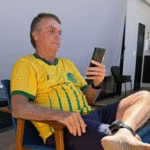 Por decisão do Supremo Tribunal Federal (STF) no inquérito que apura suposta tentativa de golpe de Estado, o ex-presidente Jair Bolsonaro