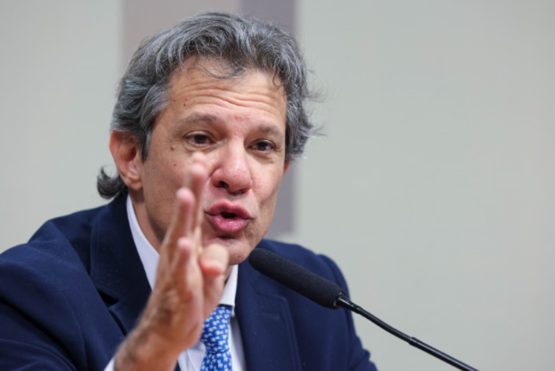 Haddad descarta candidatura em 2026 e diz que decisão cabe a Lula