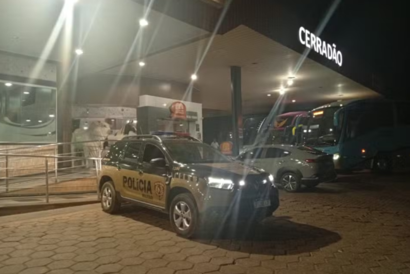 Mulher salta de carro em posto e pede socorro após sequestro e estupro em Corinto (MG)