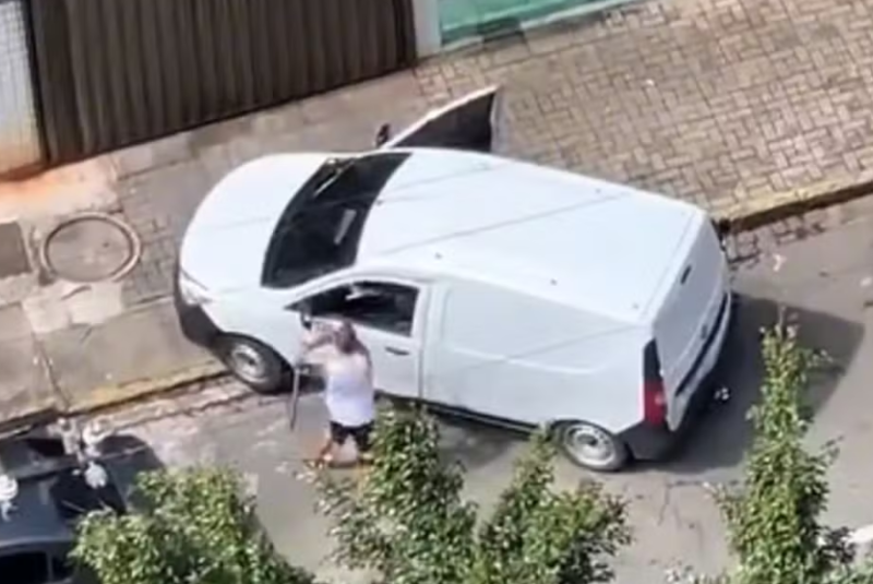 Briga de trânsito termina com atropelamento e agressões em Boa Viagem, no Recife