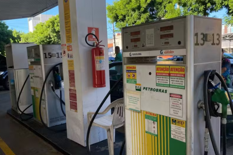 PCC é apontado como responsável por esquema de adulteração de combustíveis com metanol no Brasil