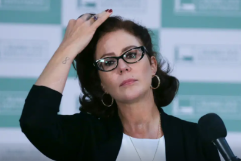 A Advocacia-Geral da União (AGU) informou nesta terça-feira (19) que a Justiça da Itália manteve a prisão da deputada Carla Zambelli (PL-SP).